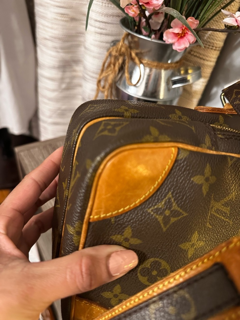 Louis Vuitton
Amazone Crossbody Bag - Picture 9 of 16
